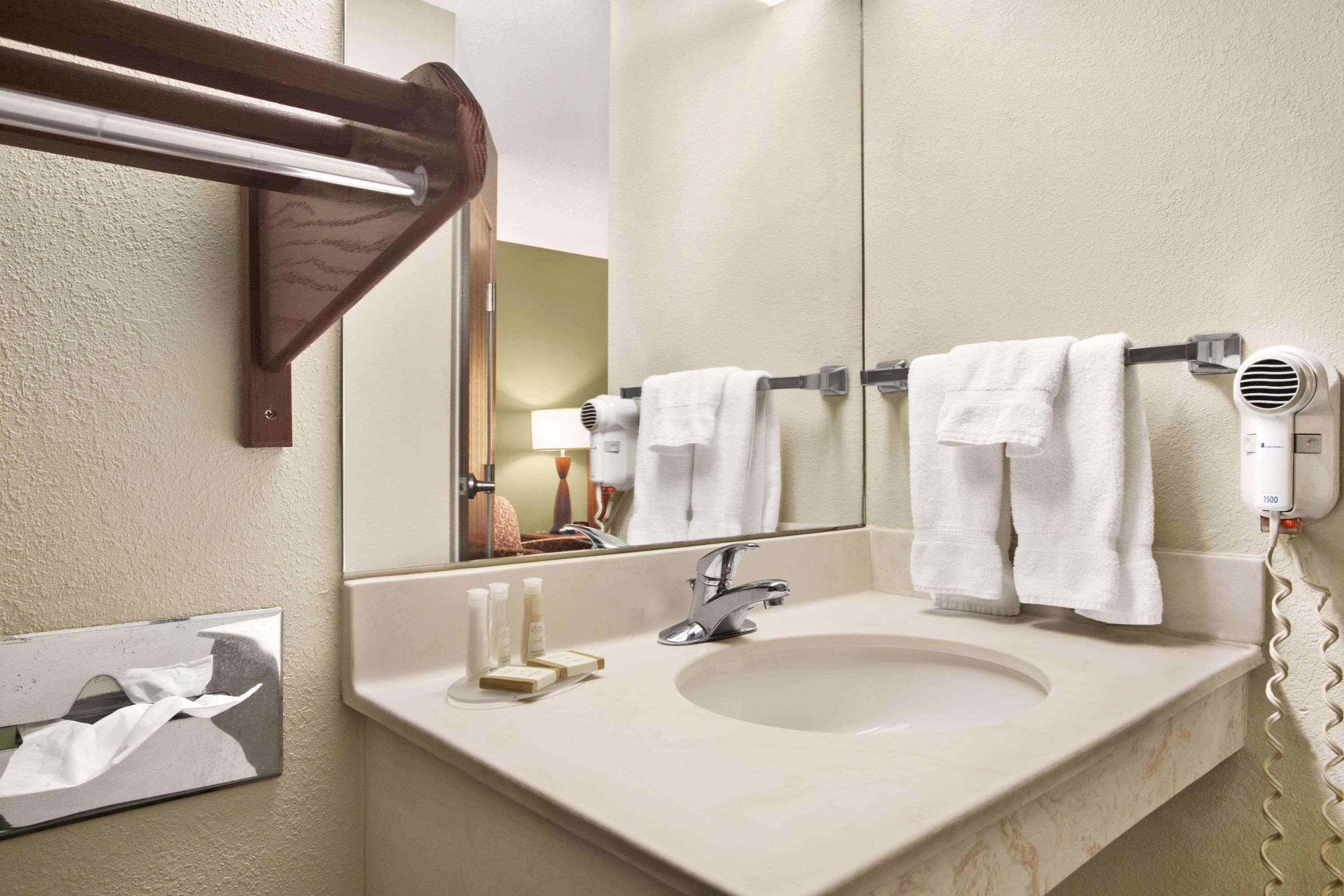 Warrenton Baymont By Wyndham Evansville North/Haubstadt מראה חיצוני תמונה
